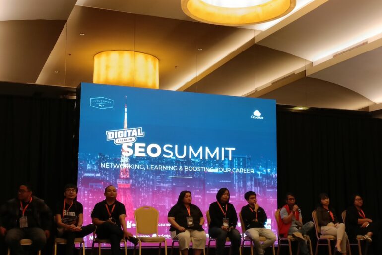 Para pembicara SEO Summit 2023 di sesi panel