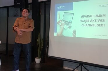 Fadhil Dzikri, Founder & CEO Apookat di acara The SEO Show Bandung
