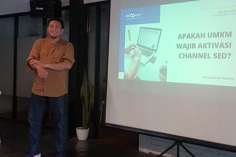 Fadhil Dzikri, Founder & CEO Apookat di acara The SEO Show Bandung