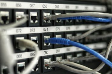 ilustrasi reverse proxy server - jordan-harrison-40XgDxBfYXM-unsplash