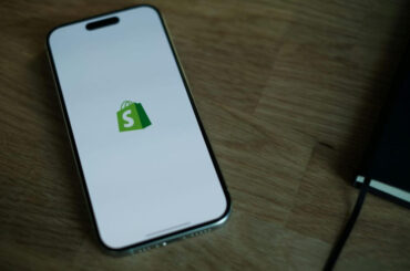 shopify logo di iphone