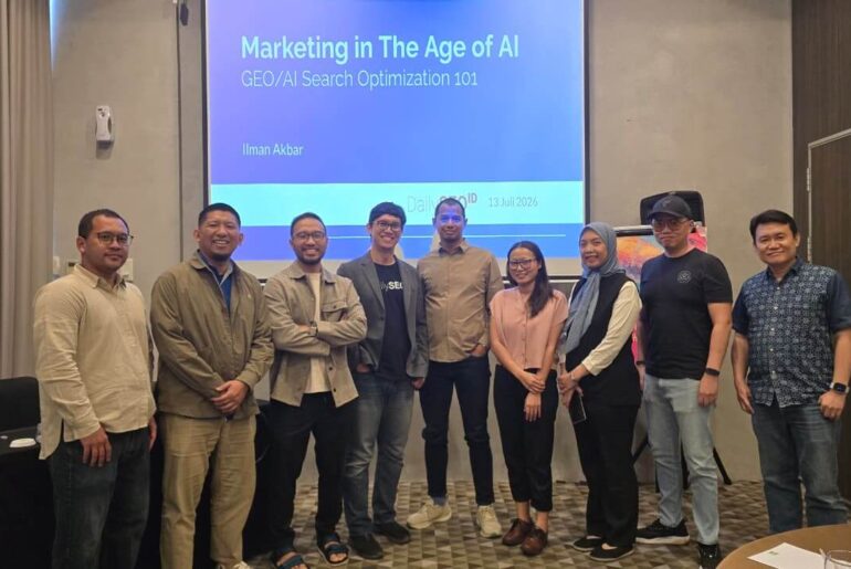 sesi foto business talk dailyseo id ilman akbar dan para peserta