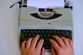 commodity content - typing on typing machine - pexels-husna-kefelioglu